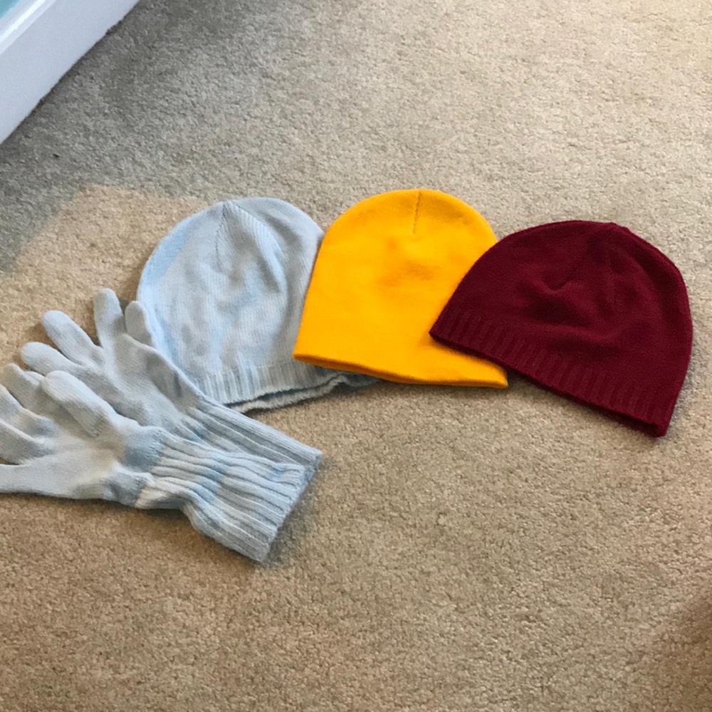 Bundle of three beanies and gloves!